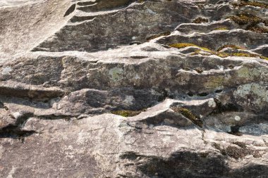 Taş dokusu. Kaya gibi yakın plan. Kaya katmanları. Doğal arkaplan