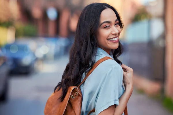 Portrait Smiling Young Multiethnic Woman Back Pack Moving Freely City — Stock Photo, Image