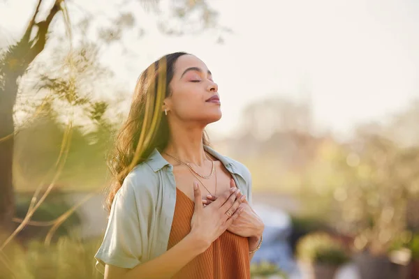 Young Latin Woman Hand Chest Breathing Fresh Air Beautiful Garden — Stock Photo, Image