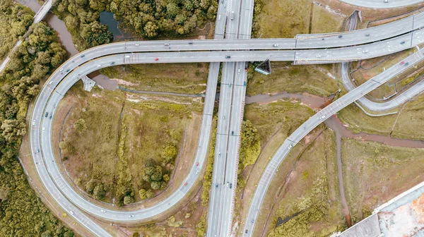 Luftaufnahme Von Autobahn Und Überführung Der Stadt Einem Sonnigen Tag — Stockfoto