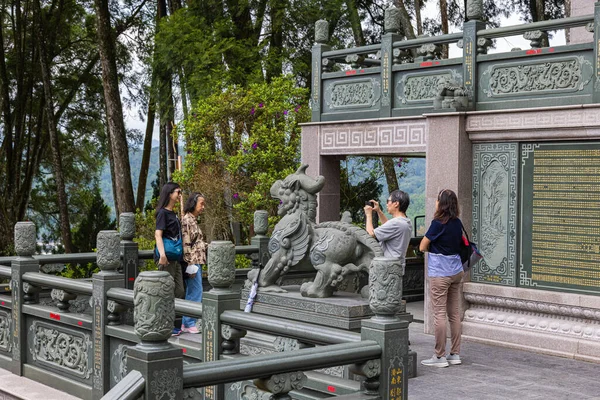 Güneş Tapınağı Tayvan Mayıs 2023 Wenwu Tapınağı Ndaki Çinli Turistler — Stok fotoğraf