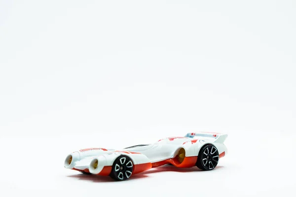 Esporte Corrida Rápido Branco Vermelho Carro Brinquedo Fundo Branco — Fotografia de Stock