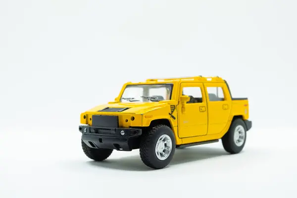 Brinquedo Veículo Road Amarelo Fundo Branco — Fotografia de Stock