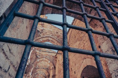 Aziz Galgano Manastırı 'nın güzel manzarası. Toskana bölgesindeki Siena eyaletinde kurulan antik bir kilise manastırı..