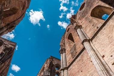 Aziz Galgano Manastırı 'nın güzel manzarası. Toskana bölgesindeki Siena eyaletinde kurulan antik bir kilise manastırı..