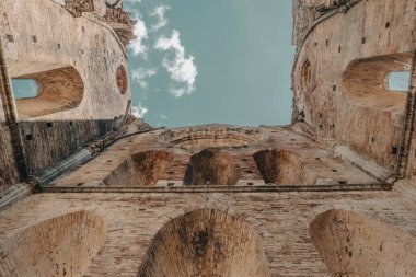 Aziz Galgano Manastırı 'nın güzel manzarası. Toskana bölgesindeki Siena eyaletinde kurulan antik bir kilise manastırı..