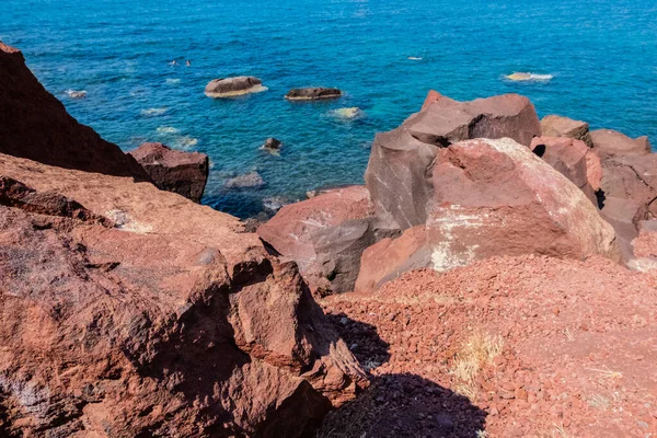 Röd Strand Santorini Kykladiska Öarna Grekland Vackert Sommarlandskap Med Världens — Stockfoto