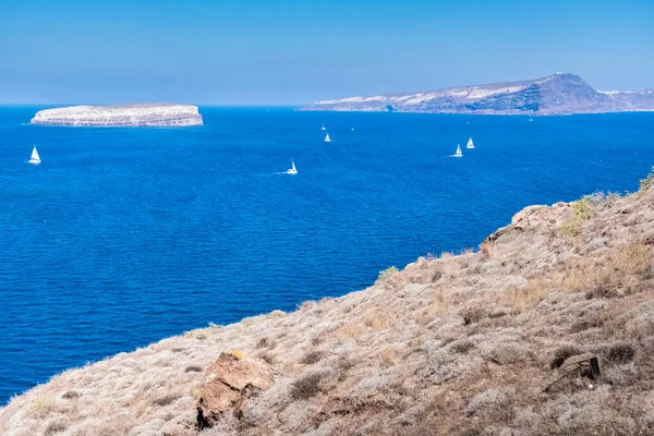 サントリーニ島はエーゲ海のキクラデス諸島のギリシャの島です 島は実際に中央として火山とティラで構成される島のグループです Thira Thirassia Aspronissi Palea Nea Kameni — ストック写真