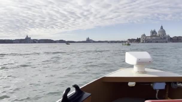 Venedik Ufuk Çizgisinin Muhteşem Manzarası Büyük Kanal Ile Bir Tekneden — Stok video
