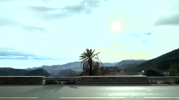 道路の車からの眺め高いアトラス山脈からサハラ砂漠へ — ストック動画