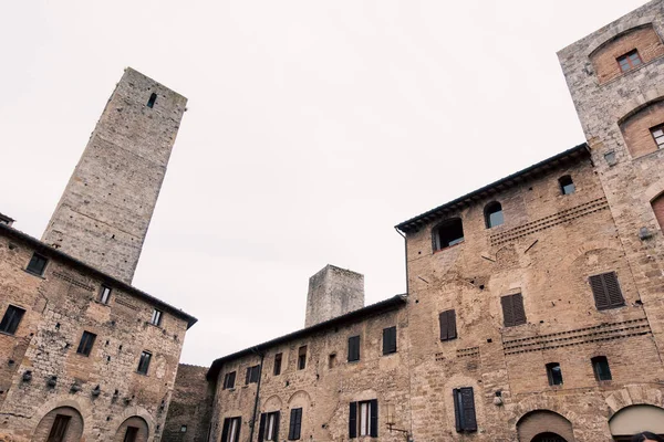 Bájos Toszkán Falu Ősi Kőépületekkel Kanyargós Utcákkal San Gimignano Egy — Stock Fotó