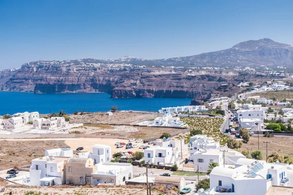 Yunanistan Santorini Adasının Ortasında Arka Planda Inşa Halindeki Evler — Stok fotoğraf