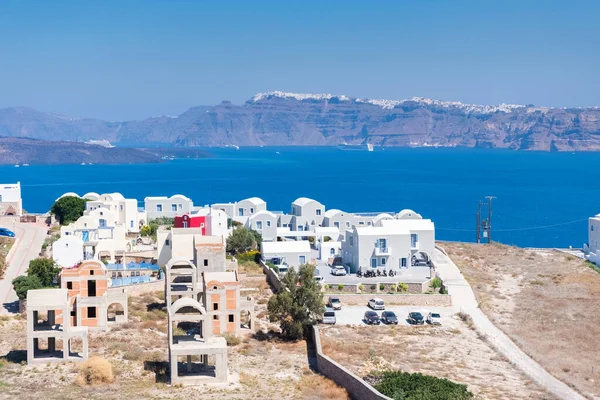 Yunanistan Santorini Adasının Ortasında Inşaat Halindeki Evler — Stok fotoğraf