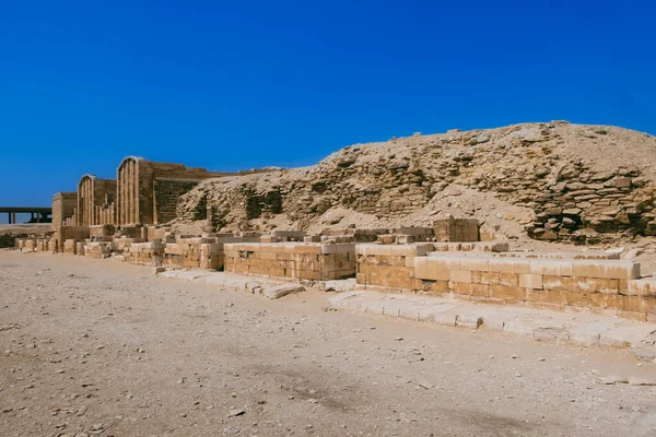 Saqqara Obsahuje Nejstarší Kompletní Kamenný Komplex Známý Historii Pyramidu Džoser — Stock fotografie