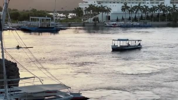Nilwasserstraße Kleines Boot Herzen Ägyptens Hochwertiges Filmmaterial Erleben Sie Die — Stockvideo