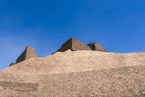 Εξερευνήστε Αγάλματα Και Κειμήλια Που Κοσμούν Εδάφη Ενός Αρχαίου Αιγυπτιακού — Φωτογραφία Αρχείου