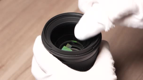 Specialist Cleaning Front Glass Element Digital Photo Lens Using Cleaning — Stock Video