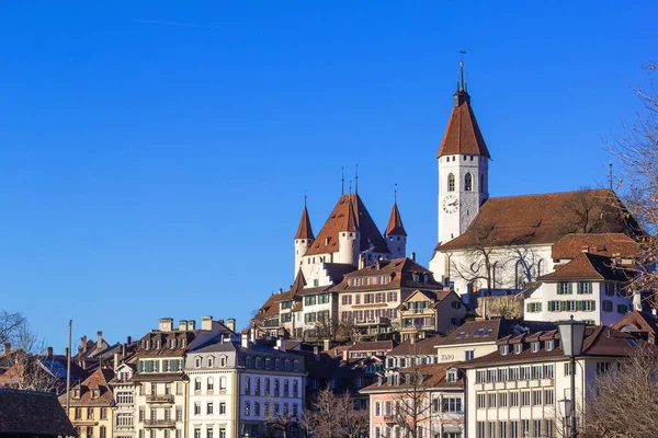 Die Berühmte Stadt Thun Mit Mittelalterlicher Burg Unter Blauem Sonnigen — Stockfoto