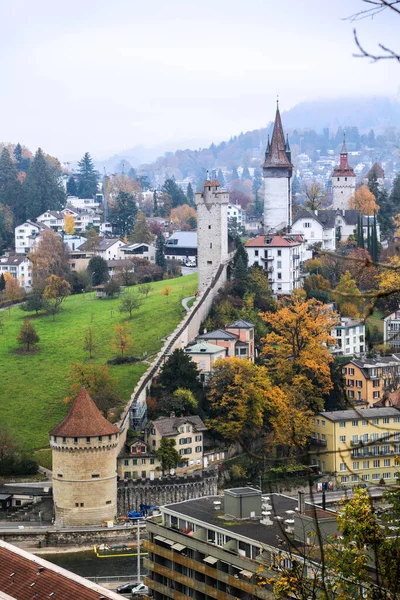 Muro Cidade Velha Com Torres Fortificação Cidade Lucerna Suíça Com — Fotografia de Stock