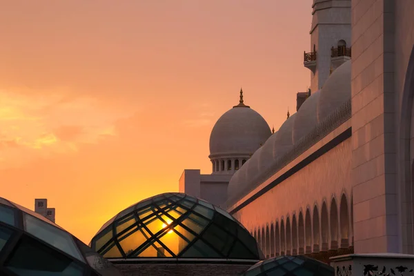 Sunset Glass Dome Sheikh Zayad Grand Mosque Abu Dhabi — Stockfoto