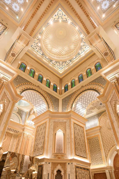 Abu Dhabi Förenade Arabemiraten Februari Interiör Presidentpalatset Qasr Watan Islamisk — Stockfoto