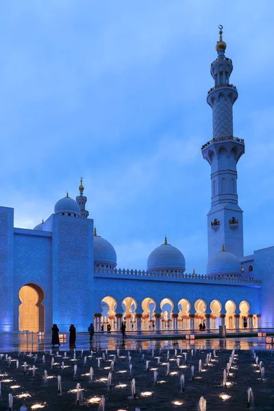 Abu Dhabi Emiratos Árabes Unidos Febrero 2023 Entrada Gran Mezquita —  Fotos de Stock