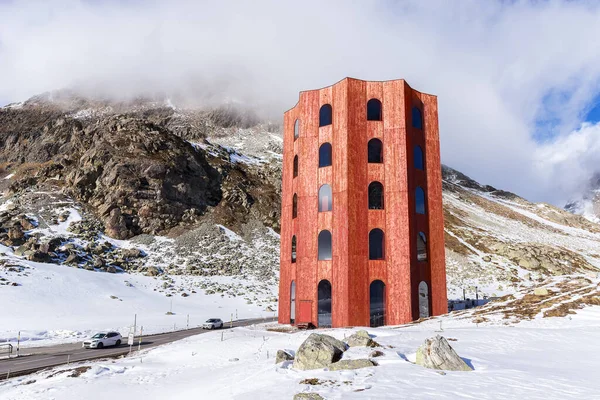 Grisonowie Szwajcaria Marca 2023 Czerwona Wieża Teatralna Julier Przełęczy Julier — Zdjęcie stockowe
