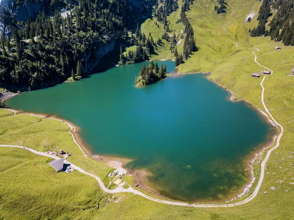 Vista Estranha Lago Azul Turquesa Hinterstocken Sopé Pico Stockhorn Bernese — Fotografia de Stock