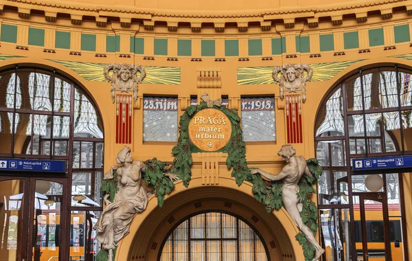 Интерьер Исторического Центрального Железнодорожного Вокзала Праге Чехия Одно Шедевров Архитектуры — стоковое фото