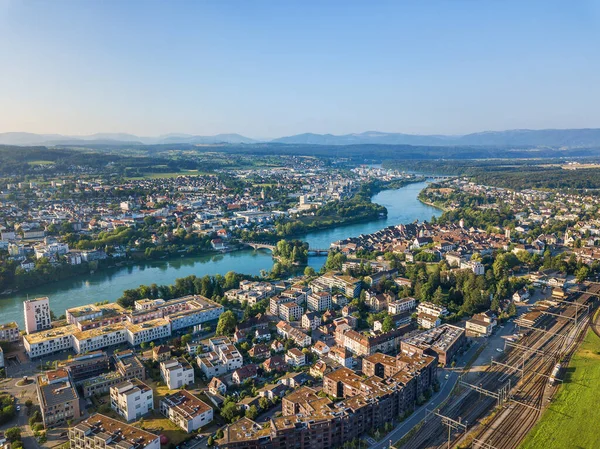 Imagem Aérea Das Cidades Rheinfelden Suíça Alemanha Ligadas Uma Ponte — Fotografia de Stock