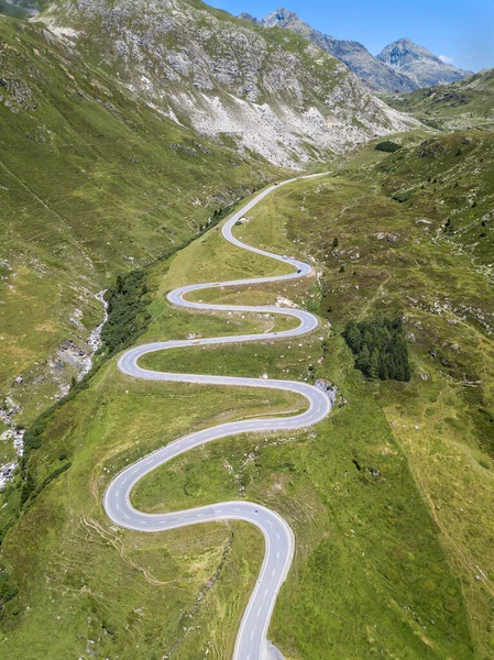 Vista Aérea Sinuosa Carretera Sobre Paso Julier Los Alpes Suizos —  Fotos de Stock
