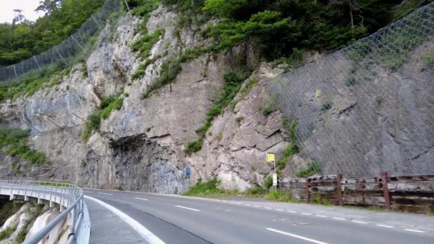 Video Shooting Spectacular Motorway Cliff Thun Lake Side Swiss Alps — Stock Video