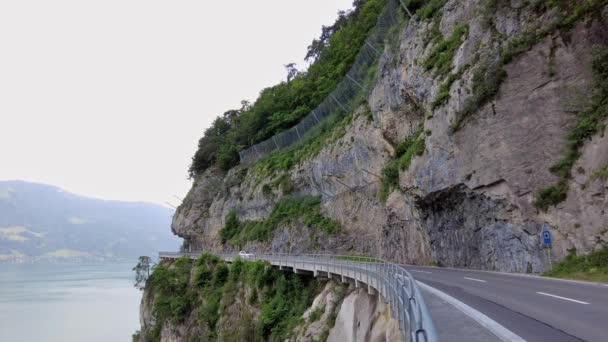 Jedna Nejúžasnějších Dálnic Útesu Jezera Thun Švýcarských Alpách — Stock video