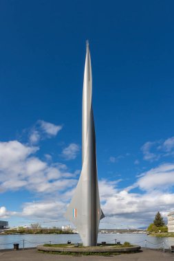 Basel 'deki liman buluşma noktasında bulunan Üç Diyar Sınır Heykeli (İsviçre, Fransa, Almanya)