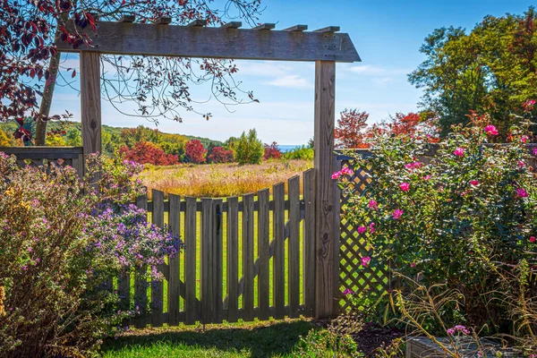 Осеннее Поле Этими Садовыми Воротами Округе Моррис Нью Джерси — стоковое фото