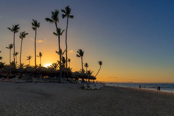 Sol Põe Sobre Uma Bela Praia Punta Cana República Dominicana — Fotografia de Stock
