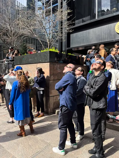 New York April New Yorkers Viewing Solar Eclipse April 2024 Stock Photo