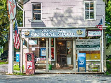 STILLWATER, NEW JERSEY - 16 Haziran 2008 'de Warren County, New Jersey' deki Stillwater General Store 'a eski fiyatlarla bir göz atın..