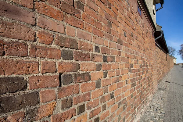 Old Long Brick Wall Diminishing Perspective — Stock Photo, Image