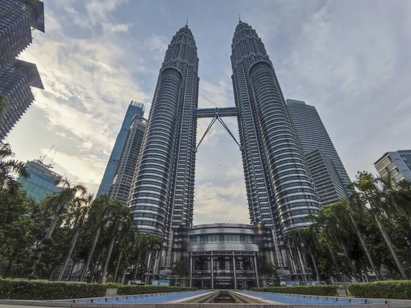 Petronas Twin Towers Και Klcc Twin Towers Στην Πόλη Της — Φωτογραφία Αρχείου