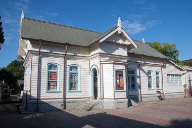 Chiayi, Tayvan - 5 Aralık 2022: Hinoki parkının içinde yer alan Orman Kulübü Sergi Merkezi. Bu köy, hediyelik eşya sattıkları klasik Japon evleriyle dolu..