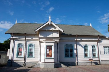 Chiayi, Tayvan - 5 Aralık 2022: Hinoki parkının içinde yer alan Orman Kulübü Sergi Merkezi. Bu köy, hediyelik eşya sattıkları klasik Japon evleriyle dolu..