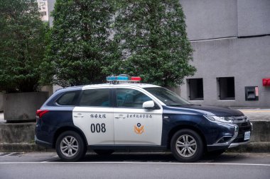 Taipei, Tayvan - 5 Aralık 2022: Tayvan 'ın başkenti Taipei' de polis arabası.