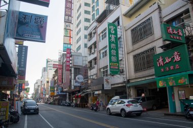 Chiayi, Tayvan - 5 Aralık 2022: Chiayi şehri sokak manzarası. Chiayi kültür açısından zengin bir şehirdir.