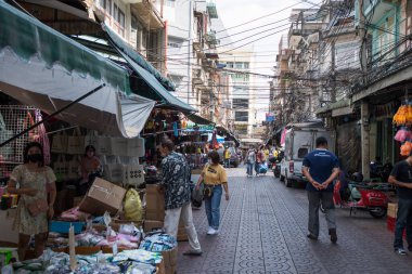Bangkok, Tayland 13 Şubat 2023, Çin Mahallesi, Bangkok sokak manzarası. Çin Mahallesi Bangkok 'ta ünlü bir turizm merkezidir..