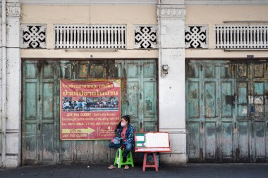 Bangkok, Tayland 13 Şubat 2023, Çin Mahallesi, Bangkok sokak manzarası. Çin Mahallesi Bangkok 'ta ünlü bir turizm merkezidir..