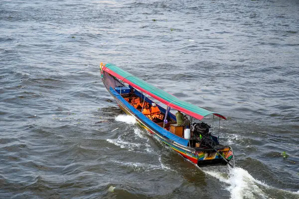 Bangkok Tailandia Feb 2023 Barcos Cola Larga Río Chao Phraya —  Fotos de Stock