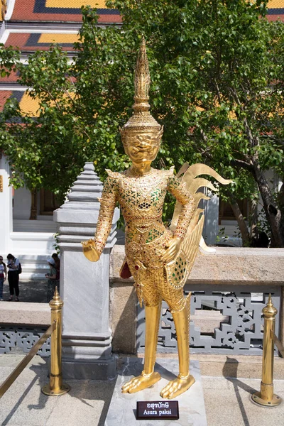 Banguecoque Tailândia Fevereiro 2023 Estátua Ouro Kinnari Criatura Mítica Metade — Fotografia de Stock