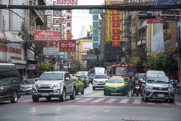 Bangkok Tailandia Feb 2023 Tráfico Ocupado Carretera Yaowarat Yaowarat Famoso — Foto de Stock