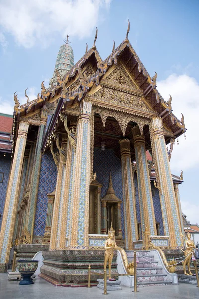 Royal Panthern Prasat Phra Dhepbiorn Grand Palace Bangkok Mixture Thai —  Fotos de Stock